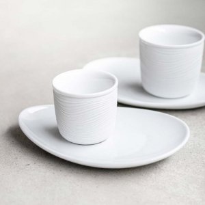 G. Benedikt DOUBLEWALLS Porcelánový dvoustěnný šálek CURLY raw, 180 ml