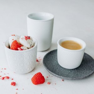 G. Benedikt DOUBLEWALLS Porcelánový dvoustěnný šálek TWIST glazed, 180 ml