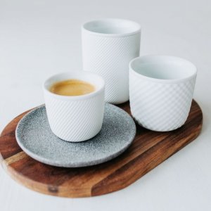 G. Benedikt DOUBLEWALLS Porcelánový dvoustěnný šálek TWIST glazed, 250 ml