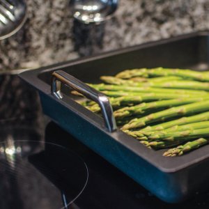 AMT Gastroguss Gastronádoba s držadly, GN 1/1-5,5 cm, vhodné na indukci